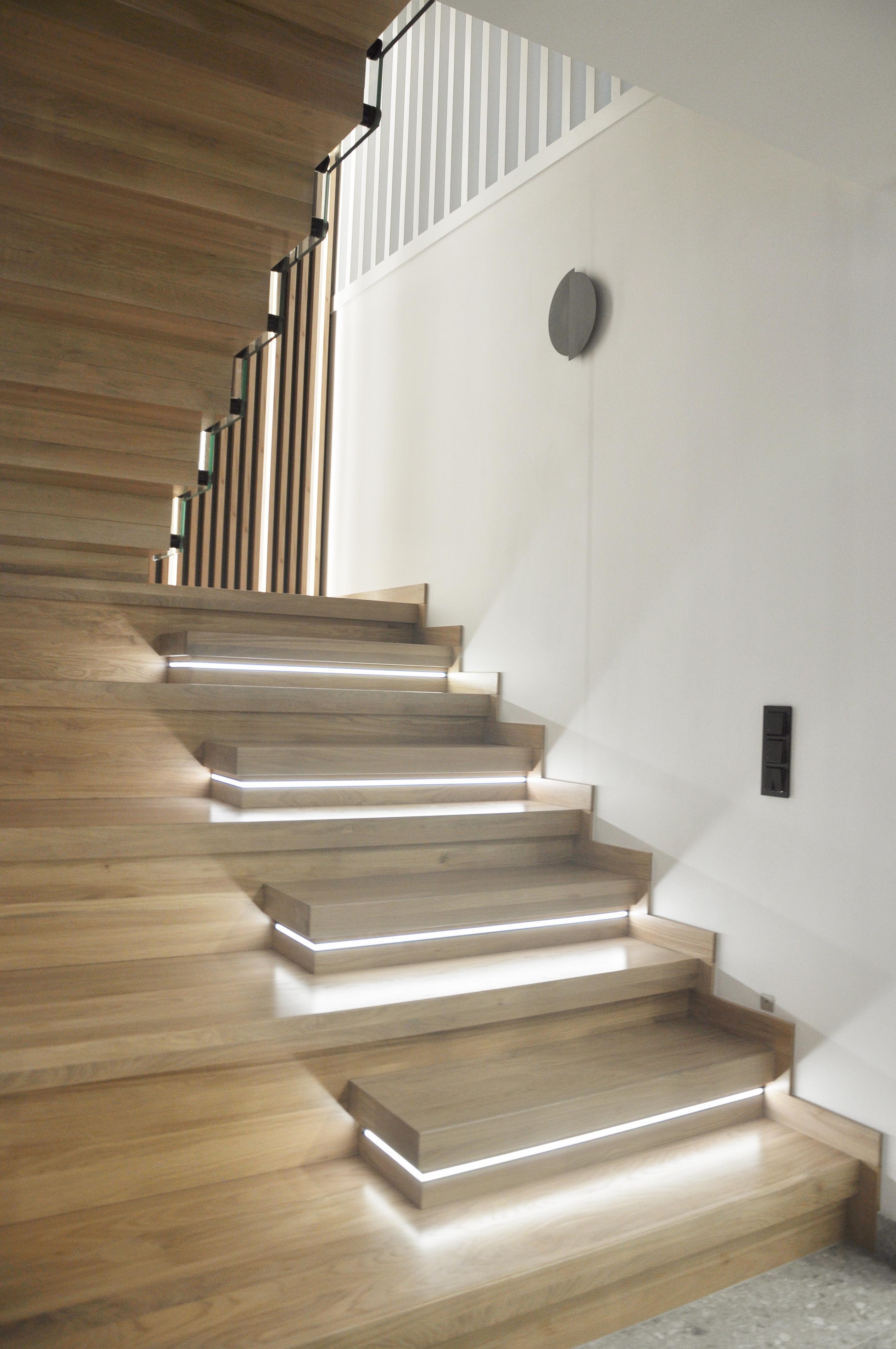 schody podświetlane