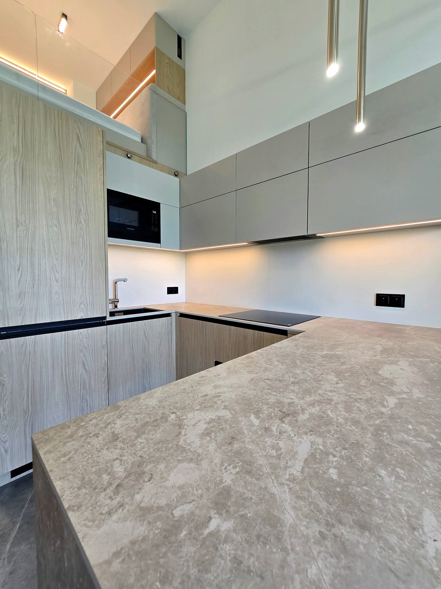 kuchnia widziana z boku